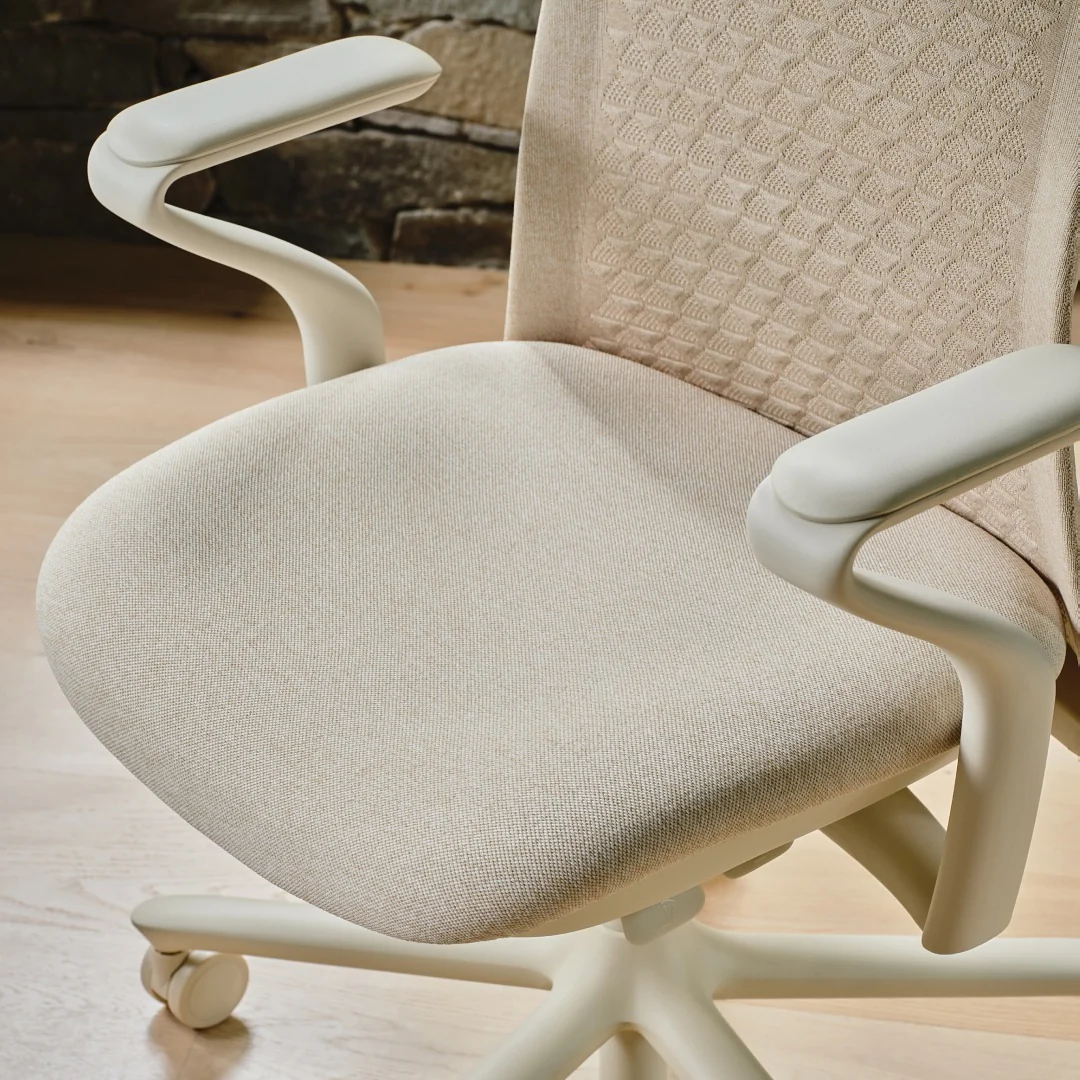 Almost Perfect Desky Pro Ergonomic Mesh Chair - Image 8