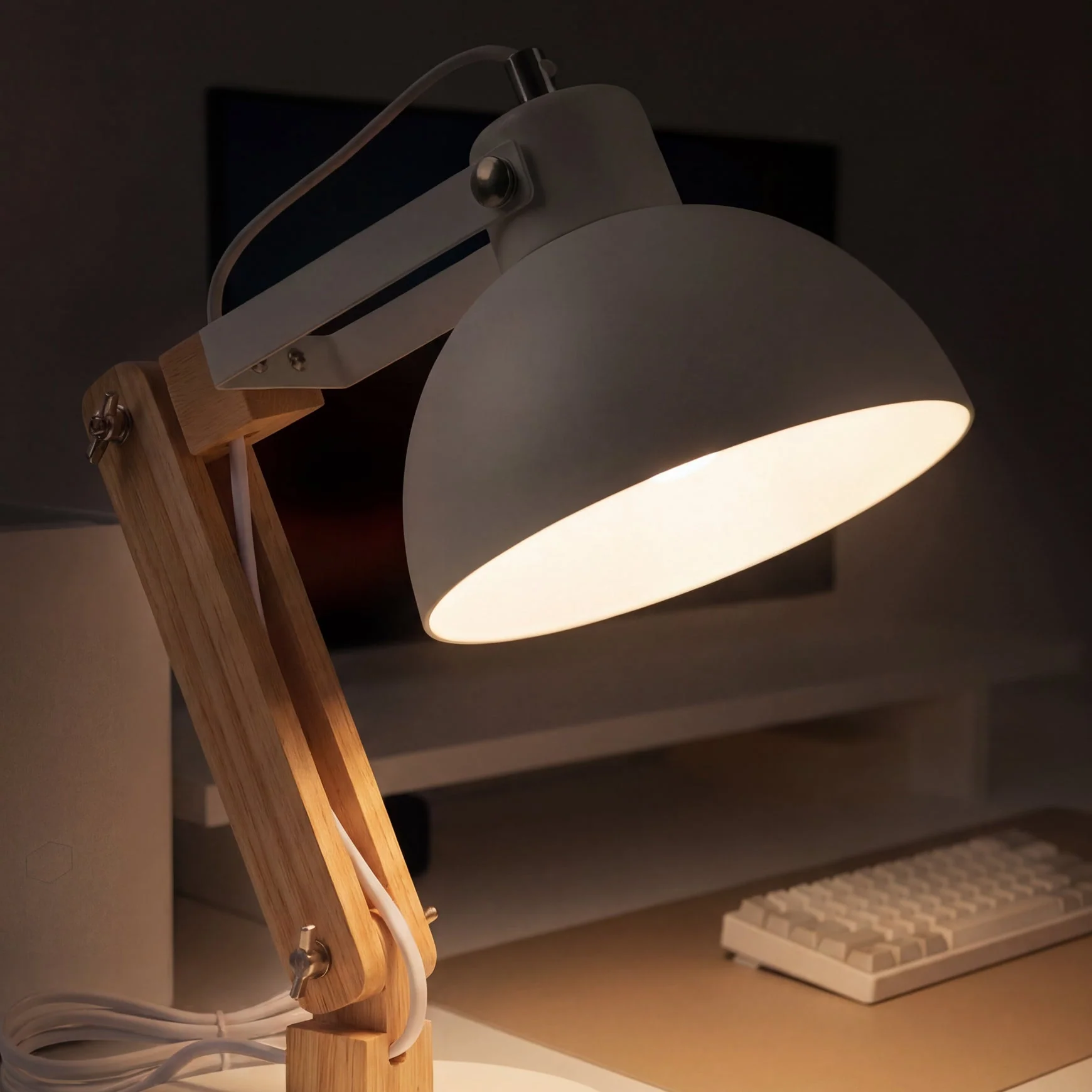 Desky Axis Wooden Desk Lamp - Image 7