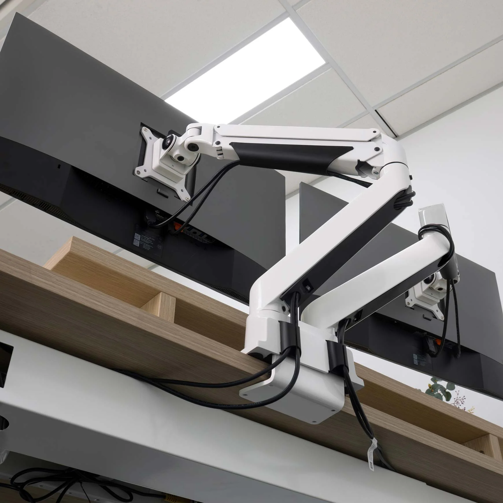 Desky Dual Monitor Arm - Image 3