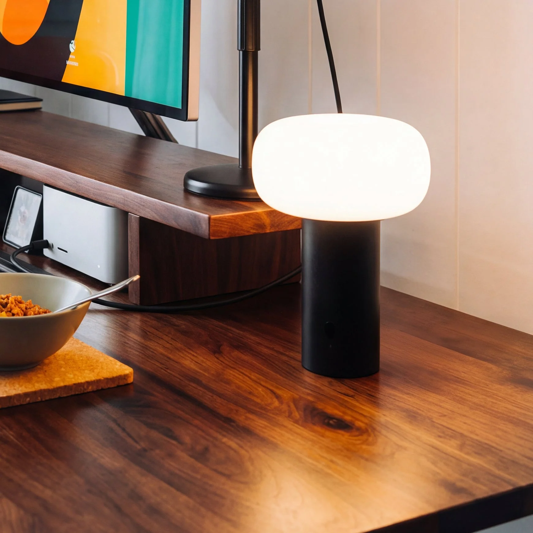Desky Eclipse Cordless Desk Lamp - Image 4