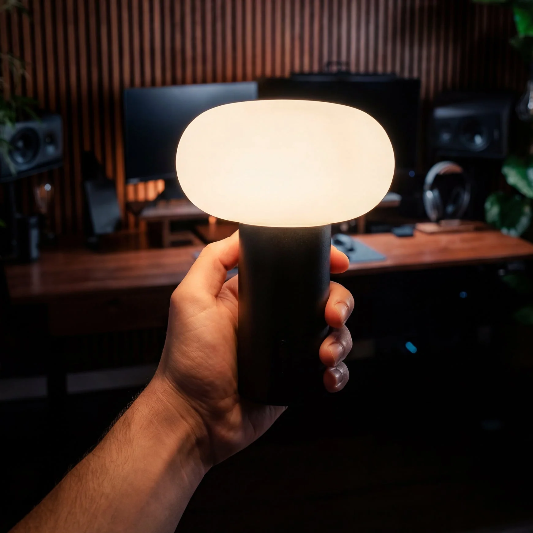 Desky Eclipse Cordless Desk Lamp - Image 6