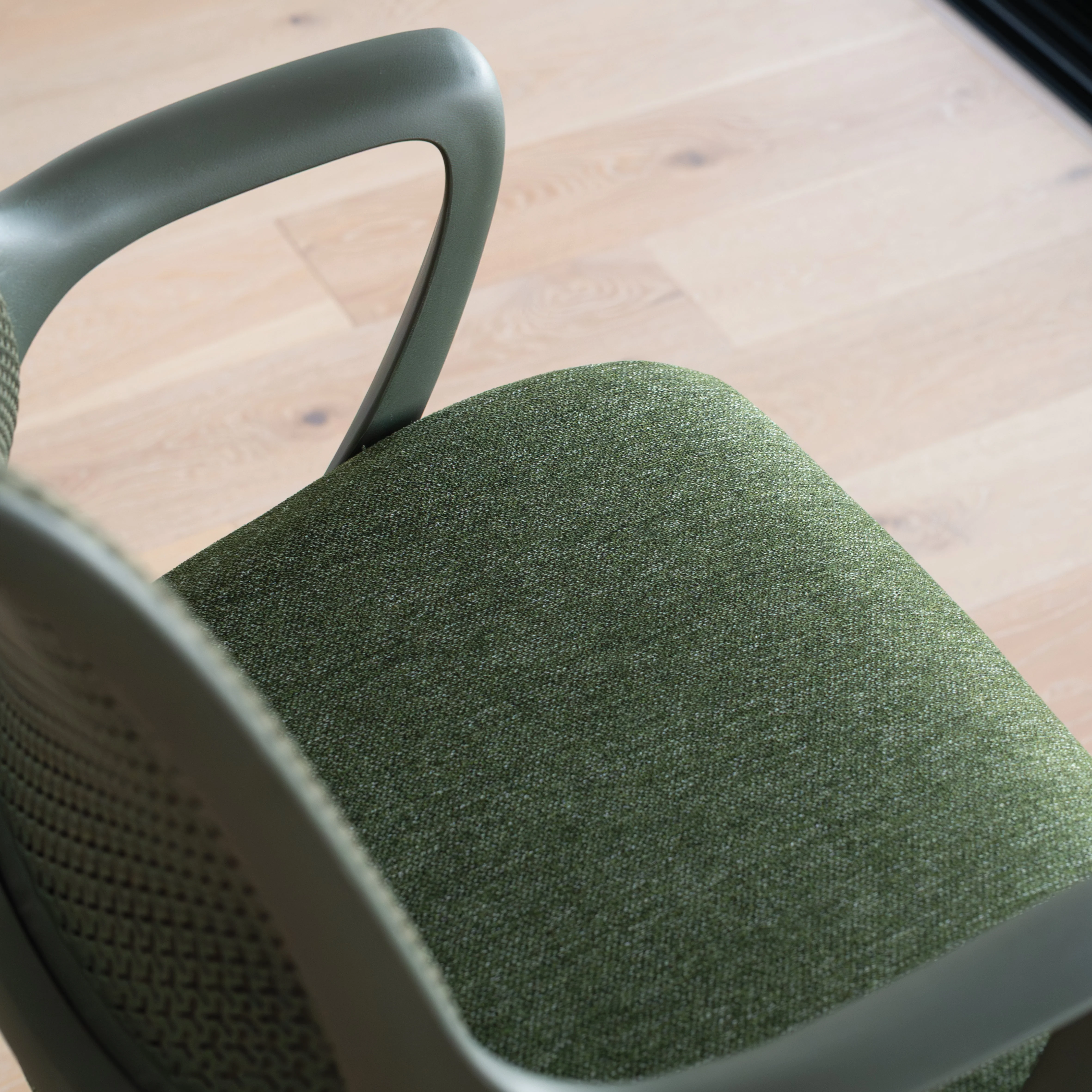 Desky Evoque Low Back Office Chair - Image 11