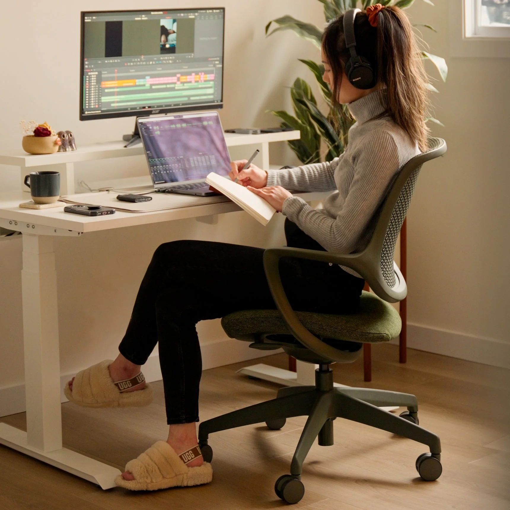 Desky Evoque Low Back Office Chair - Image 13