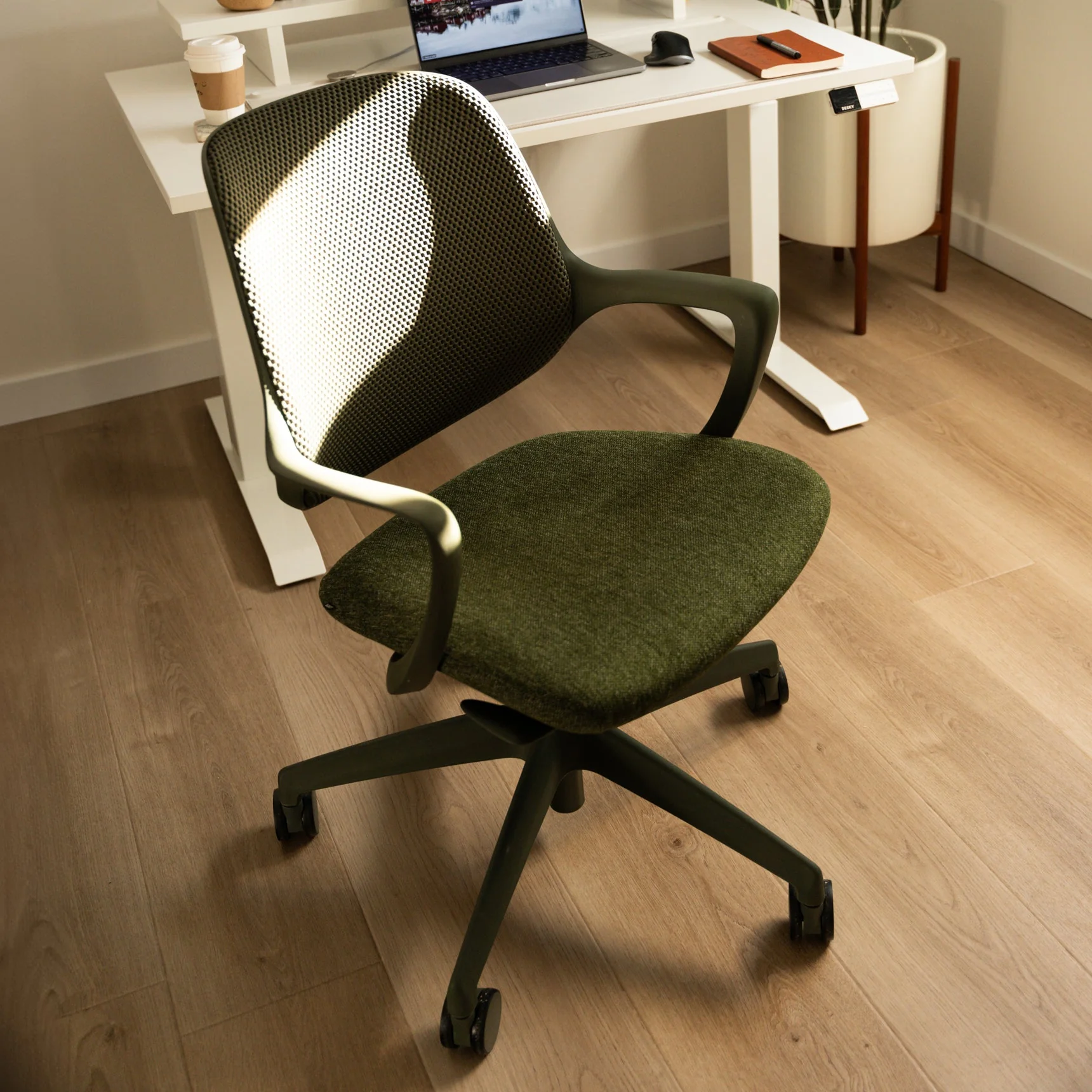 Desky Evoque Low Back Office Chair - Image 14
