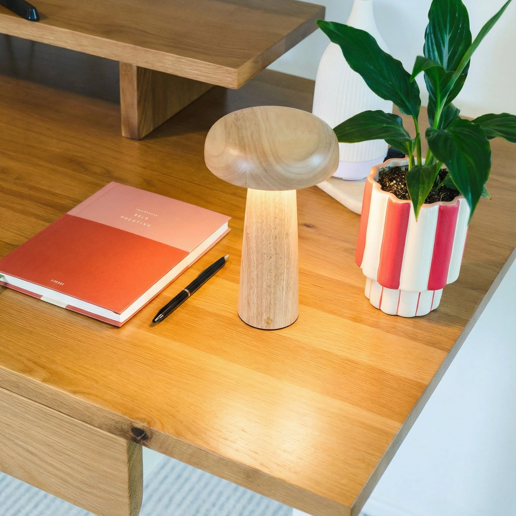 Desky Mushroom Cordless Desk Lamp - Image 7