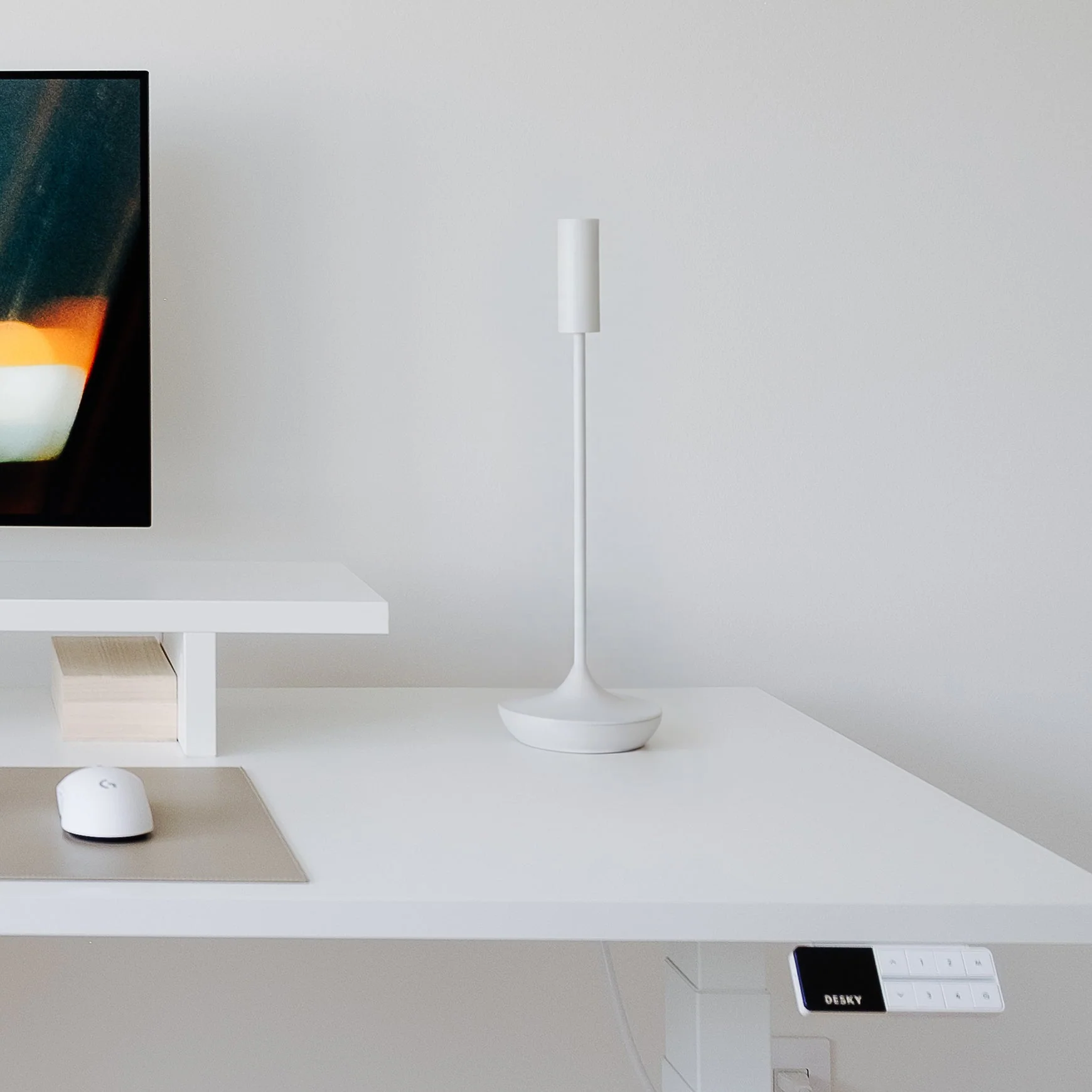 Desky Slim Cordless Desk Lamp - Image 3