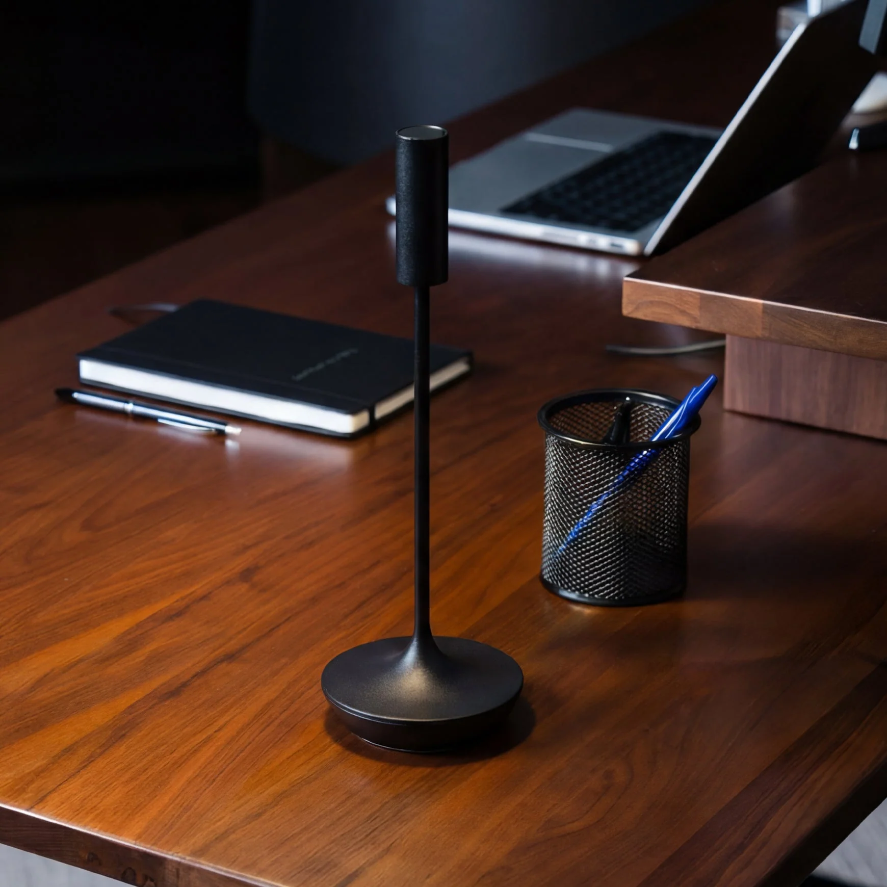 Desky Slim Cordless Desk Lamp - Image 7
