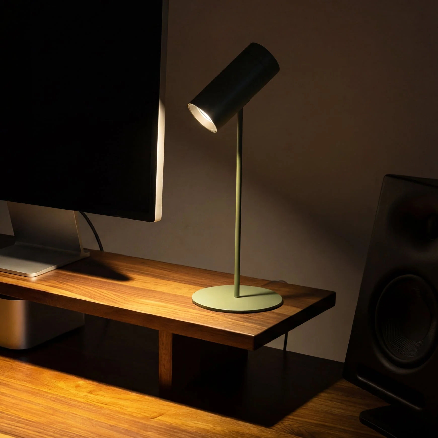 Desky Spotlight Cordless Lamp - Image 6