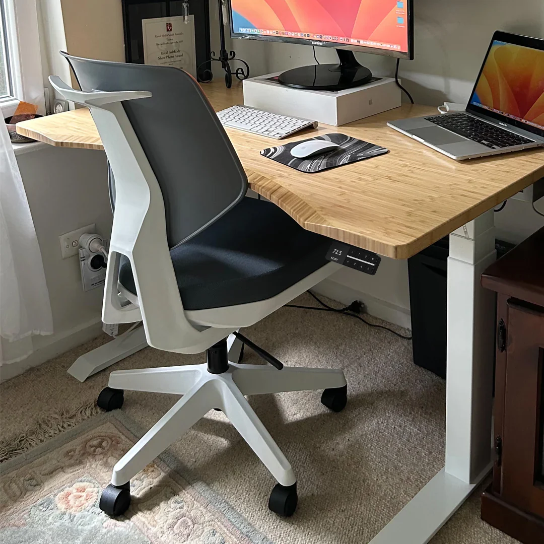 Desky Swivel 3D Tilt Chair - Image 3