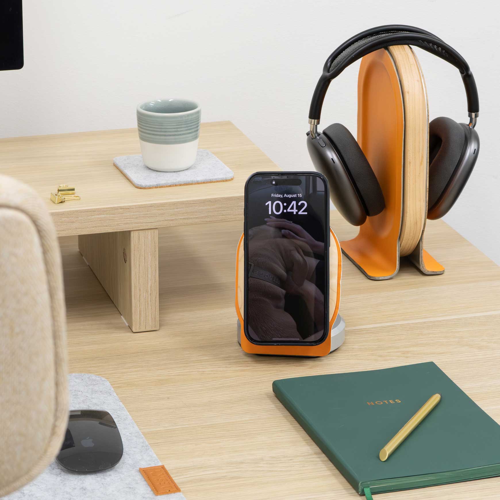 Desky Wooden Magsafe Stand - Image 5
